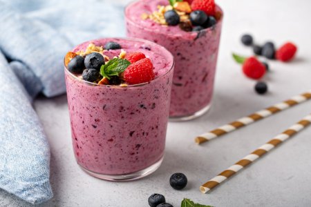 20 Beerensmoothies, die man das ganze Jahr über zubereiten möchte