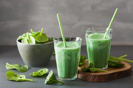 20 Spinach Smoothies to Diversify Your Diet