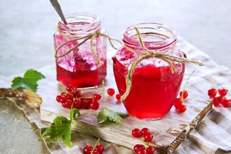 15 Irresistible No-Cook Redcurrant Jelly Recipes