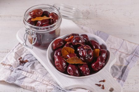 12 beste Rezepte für eingelegte Pflaumen für den Winter