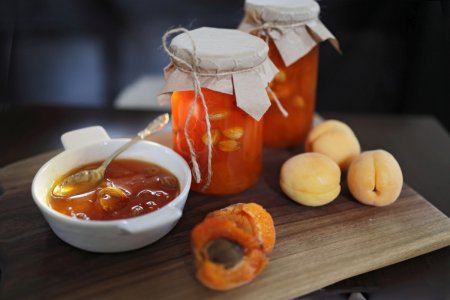 12 großartige Rezepte für Aprikosenmarmelade mit Mandeln