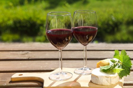20 Ways to Make Homemade Saskatoon Berry Wine
