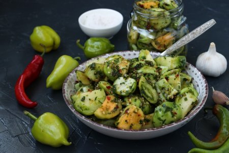 Las 20 mejores ensaladas de tomates verdes para el invierno