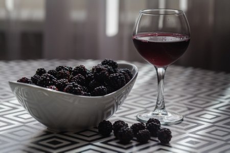 8 Easy Blackberry Wine Recipes