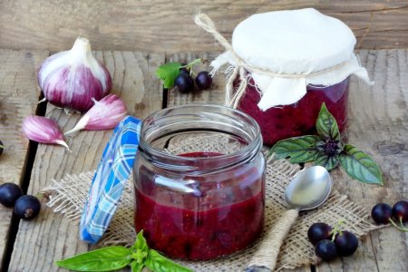 Blackcurrant Sauce for Meat for Winter: 10 Quick Recipes