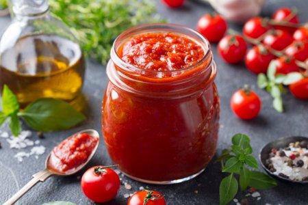 20 einfache Rezepte für Tomatenmark für den Winter
