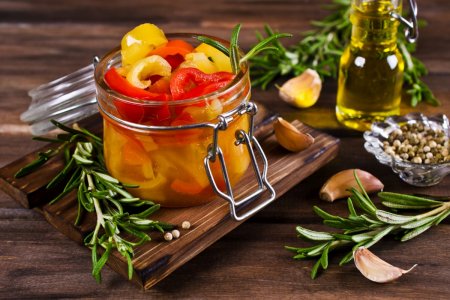 15 einfache Rezepte für eingelegte Paprika für den Winter