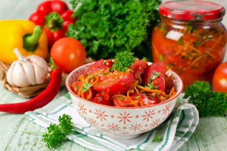Tomates al estilo coreano para el invierno: 20 recetas fáciles