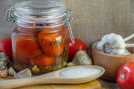 Tomates con ácido cítrico para el invierno: 15 excelentes recetas