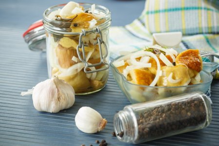 10 recetas fáciles de boletus marinados para el invierno