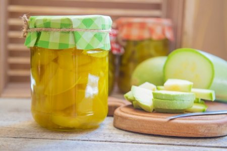 12 großartige Rezepte für Zucchini-Kompott
