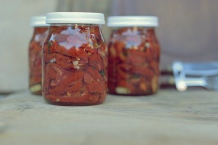8 einfache Rezepte für gebratene Tomaten für den Winter