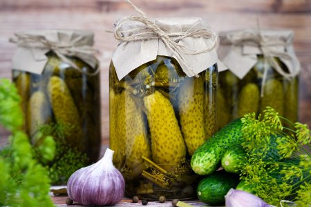 10 besten Rezepte für Gurken mit Karottengrün für den Winter
