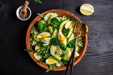 20 ensaladas verdes que diversificarán tu dieta