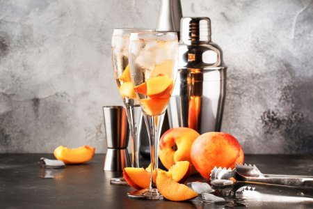 20 Amazing Champagne Cocktail Recipes