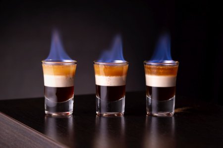 12 recetas fáciles del cóctel B-52