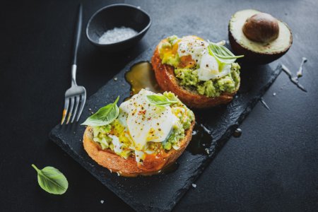 12 de las recetas de bruschetta de aguacate más deliciosas