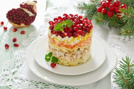15 Layered Chicken Breast Salads You Should Try