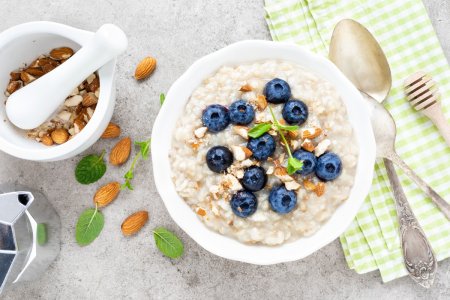 Breakfast Porridges: 20 Recipes to Diversify Your Menu