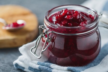 12 Quick Tibetan Raspberry Jam Recipes for Winter