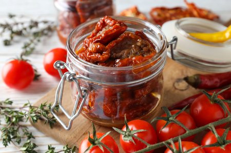 Tomates secos para el invierno: 8 recetas que cualquiera puede preparar