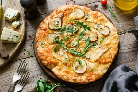 8 Amazing Pear and Gorgonzola Pizza Recipes