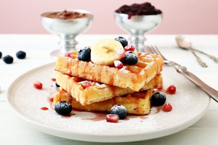 Banana Waffles: 15 Easy Recipes the Whole Family Will Love
