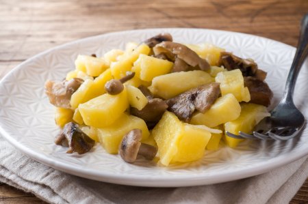 8 recetas rápidas de patatas fritas con setas de pino