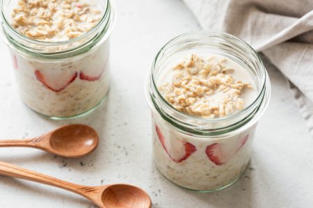 Overnight Oats in a Jar: 15 Delicious and Healthy Recipes