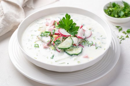 Okroshka saludable: 10 recetas ligeras que te encantarán