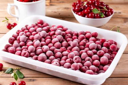 6 Easiest Ways to Freeze Cherries for Winter