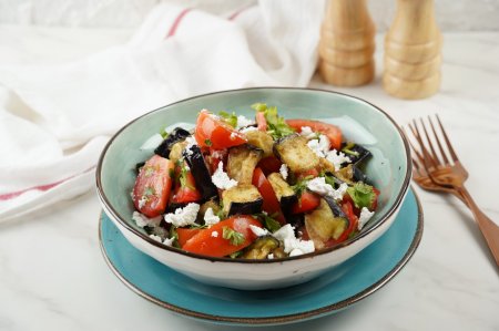 6 Salads with Crispy Eggplant That Everyone Will Love