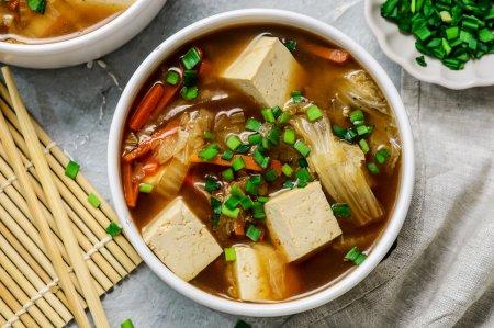Sopas con tofu: 10 recetas originales para todos los gustos y presupuestos