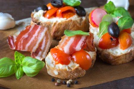 10 Bacon Bruschetta Recipes Anyone Can Make