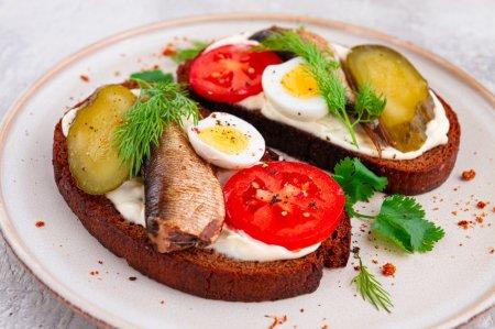 Las 10 mejores recetas de sándwiches de espadines y pepino