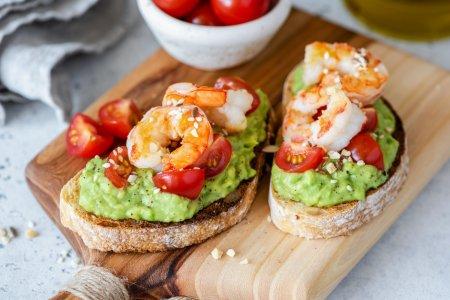 8 Recetas Impresionantes de Bruschetta con Aguacate y Camarones