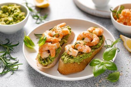 10 recetas de los sándwiches más deliciosos con aguacate y camarones