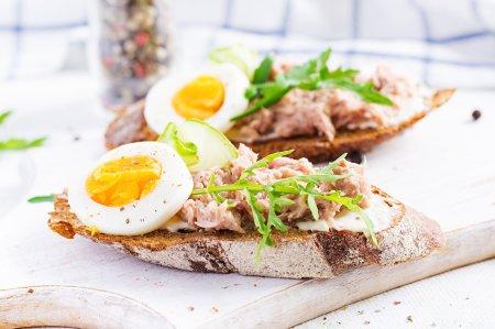 Sándwiches de atún y huevo: 8 recetas rápidas y deliciosas
