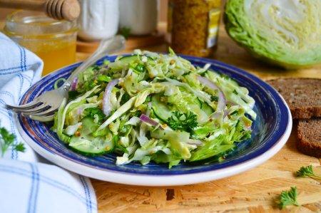 10 ensaladas de col china rápidas, coloridas y fáciles