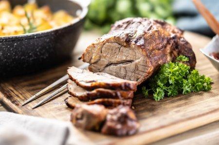 Rôti de porc (bouzhenina) à la nuque de porc au four – recette simple étape par étape