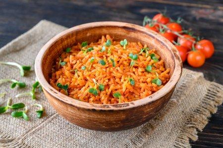 Reis mit Tomatenmark in der Pfanne – ein leckeres und einfaches Schritt-für-Schritt-Rezept