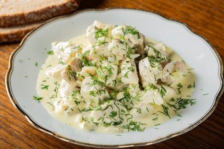 Putenfilet in Sauerrahmsoße in der Pfanne – Schritt-für-Schritt-Rezept