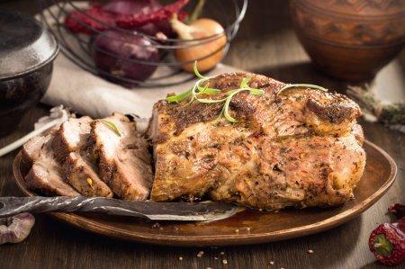 Saftiger Schweinekarbonade in Folie im Ofen – einfaches Rezept