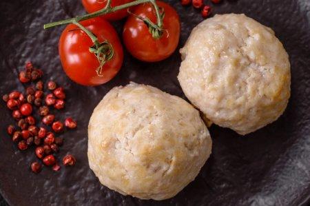 Boulettes de poulet haché à la vapeur – recette simple étape par étape