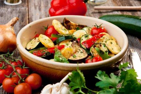Ragoût de légumes sain à l'aérogrill – une délicieuse recette étape par étape