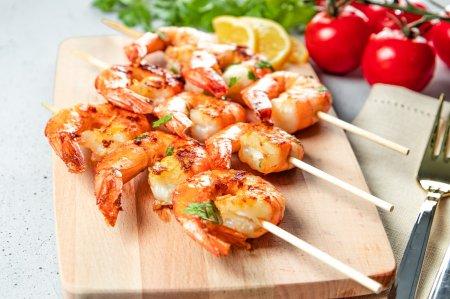 Brochettes de crevettes au barbecue – une délicieuse recette étape par étape
