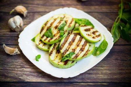 Marinade pour courgettes au barbecue – une recette simple et délicieuse