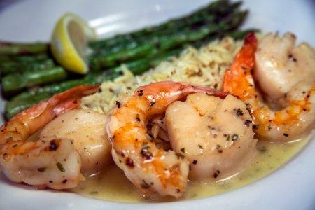 Pan-Seared Garlic Shrimp and Scallops