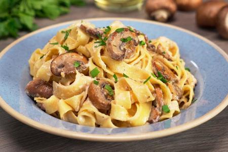 Pasta con champiñones: 12 deliciosas recetas (paso a paso)