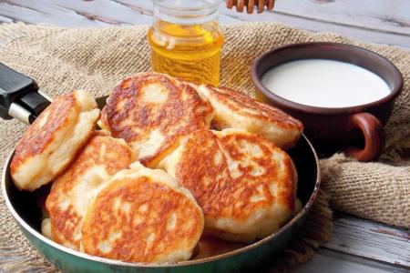 Tortitas esponjosas con kéfir: 5 de las recetas más deliciosas con fotos (paso a paso)
